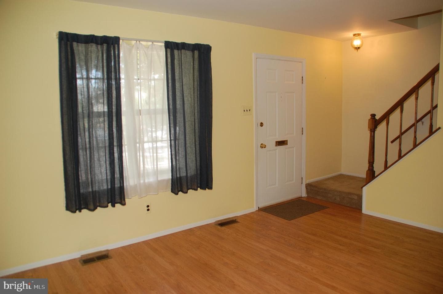 404 Franklin Court photo 4