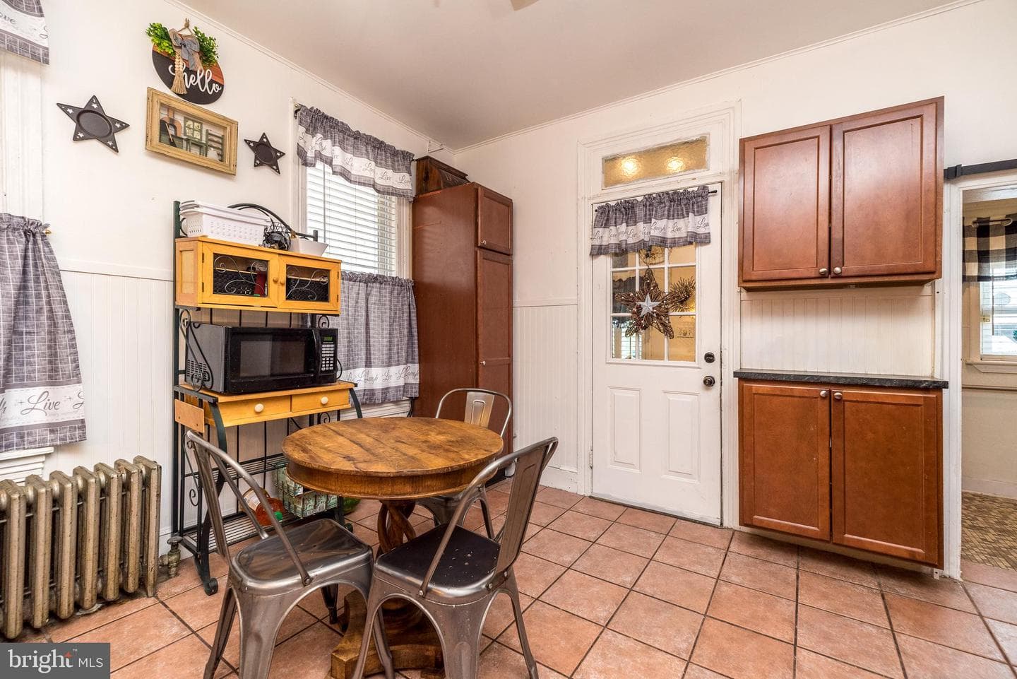 554 W Walnut Street photo 16