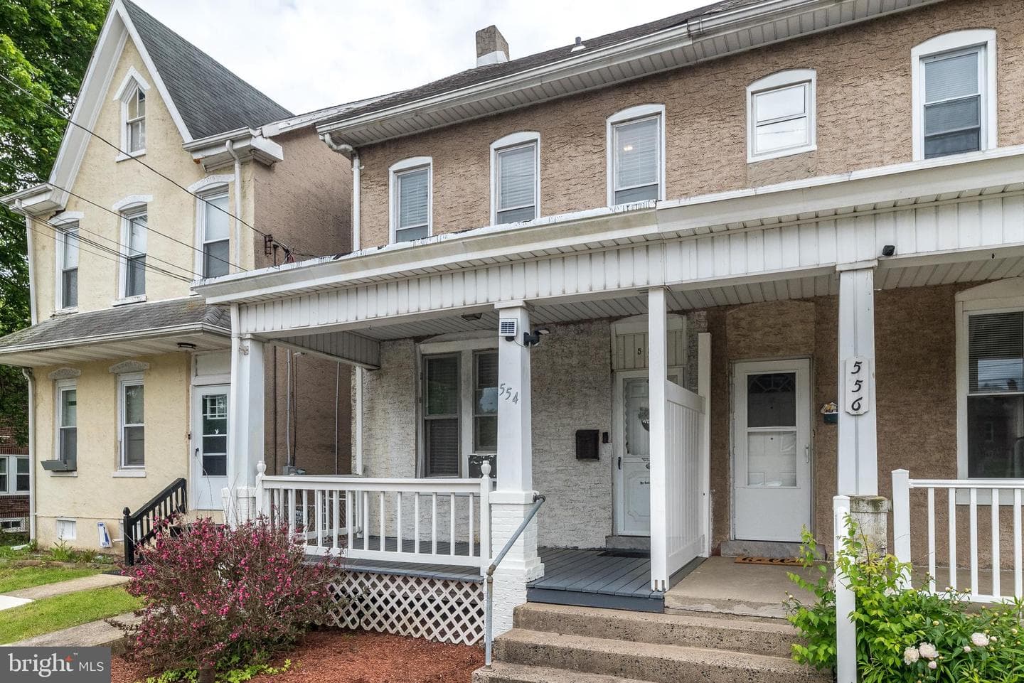 554 W Walnut Street photo 2