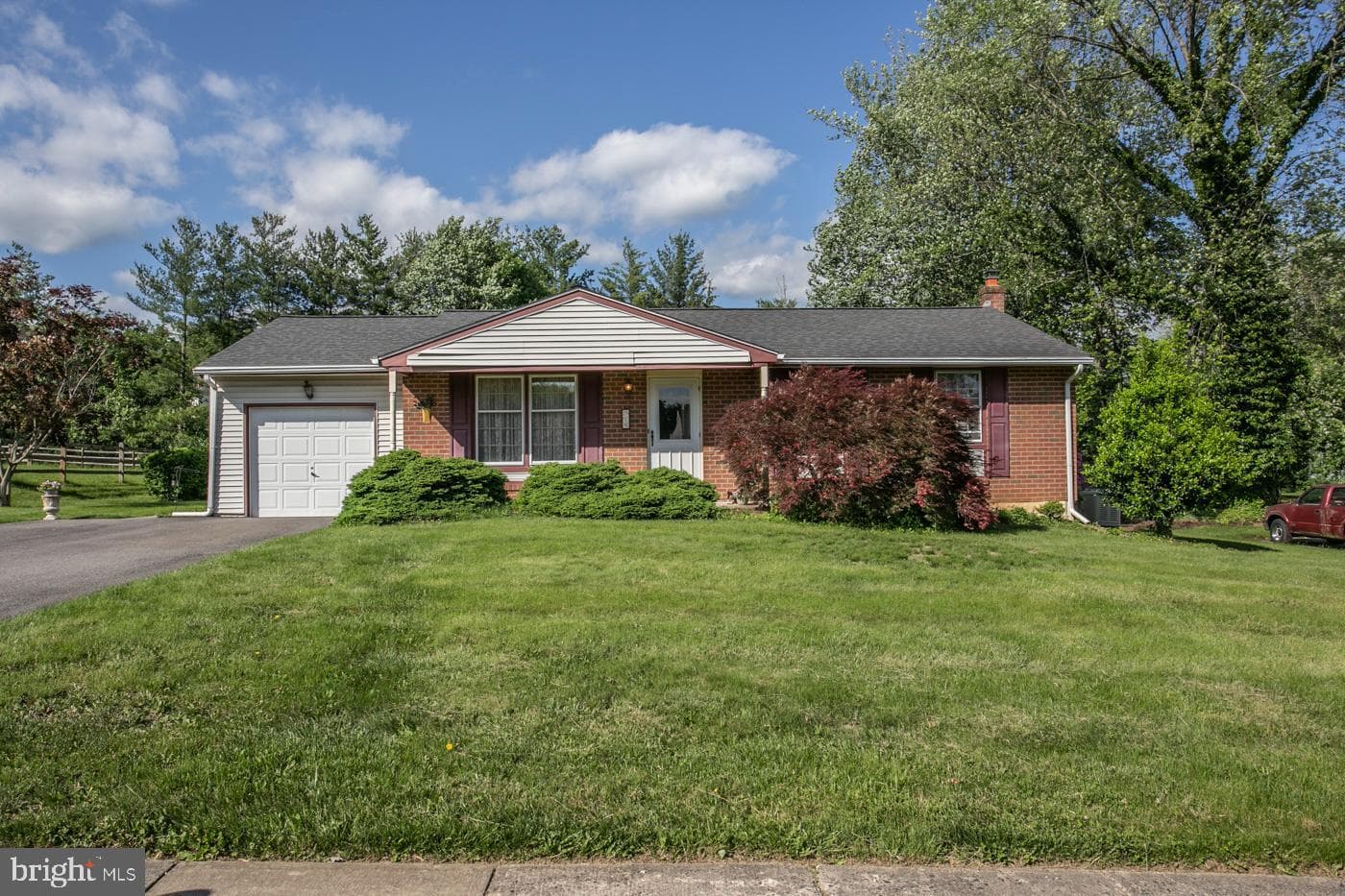 918 Independence Road photo 1