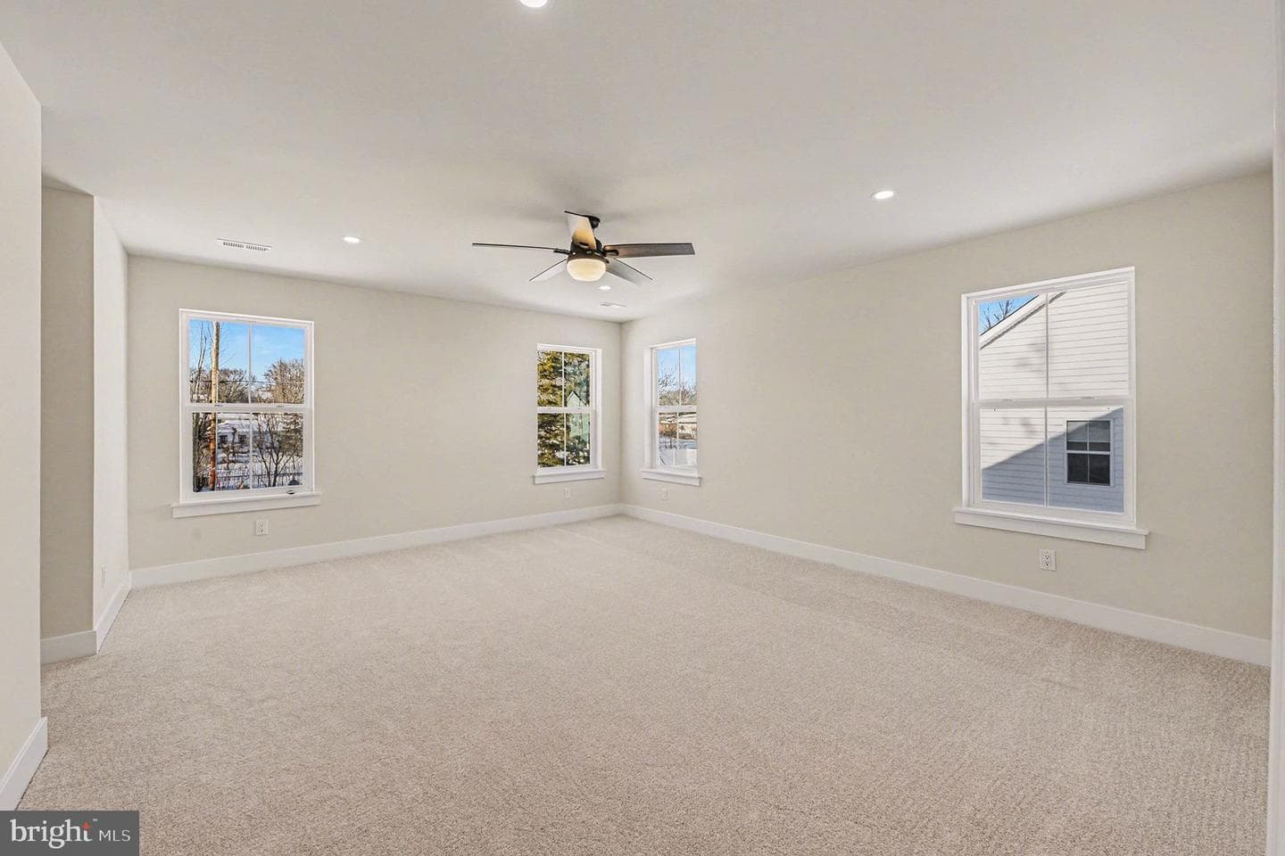 726 Erlen Road photo 33