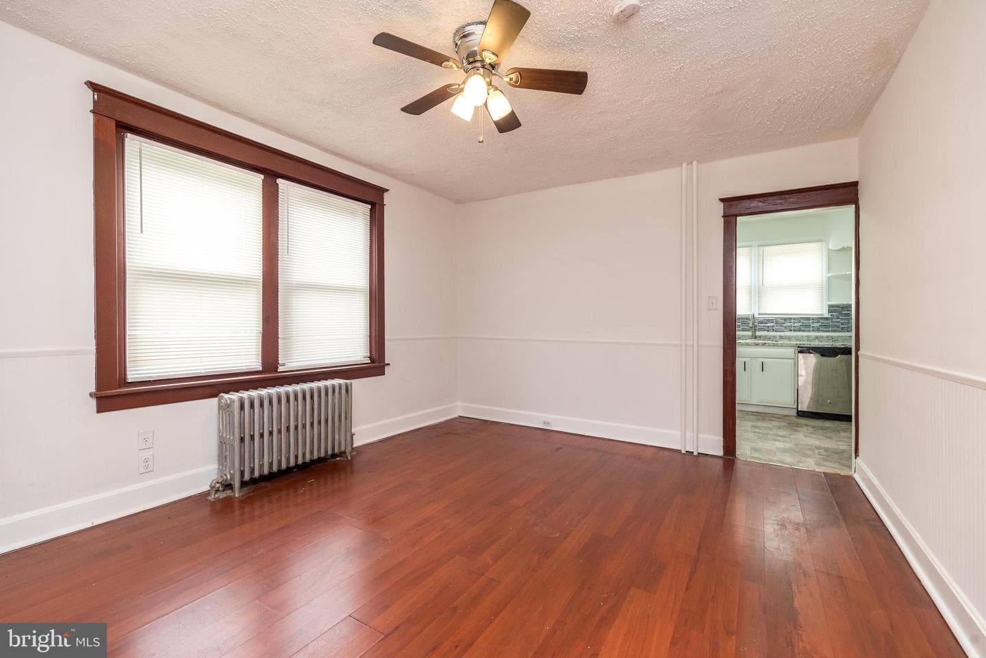 22 E 6th Street photo 11
