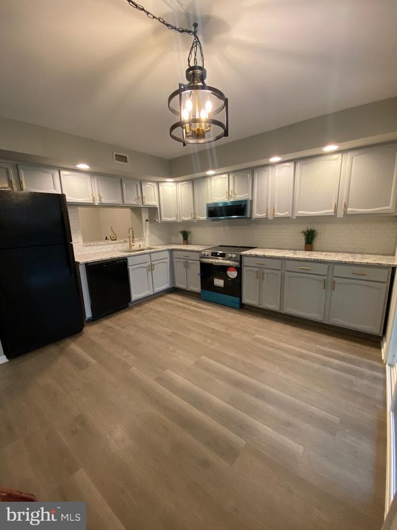 605 Bismark Way photo 3