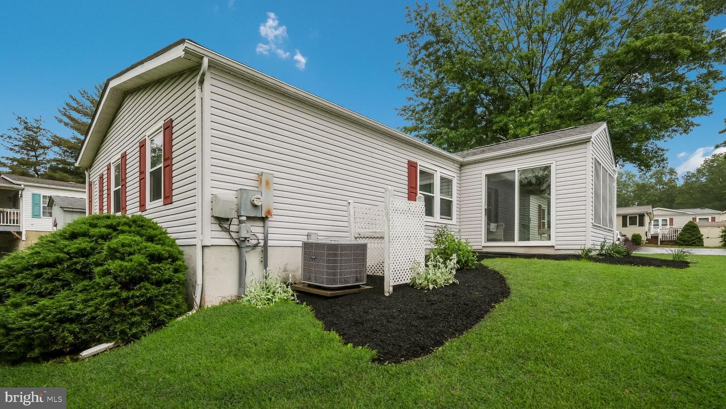 416 Westbury Drive photo 32