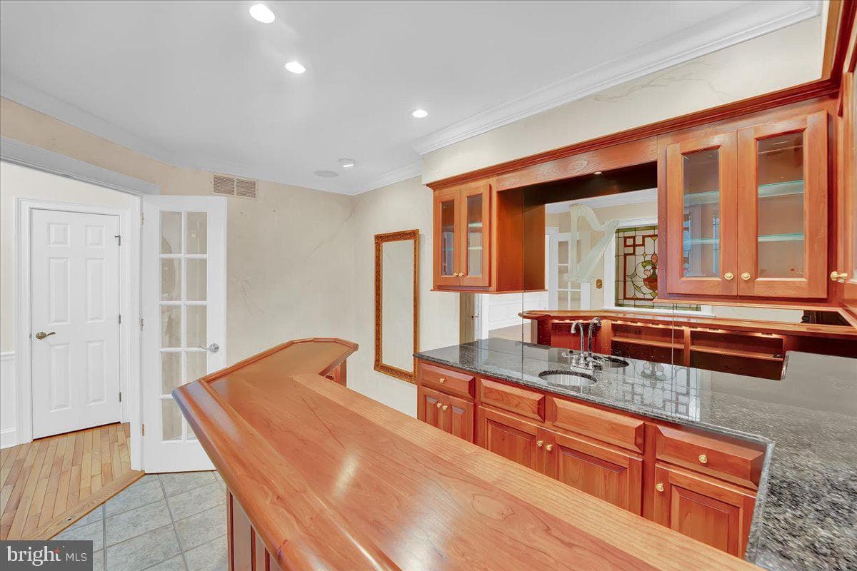 1150 Harrogate Way photo 13