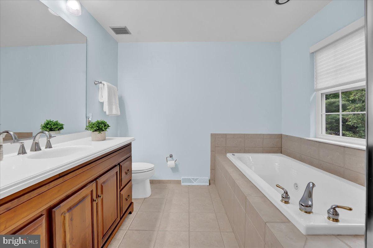 1150 Harrogate Way photo 20