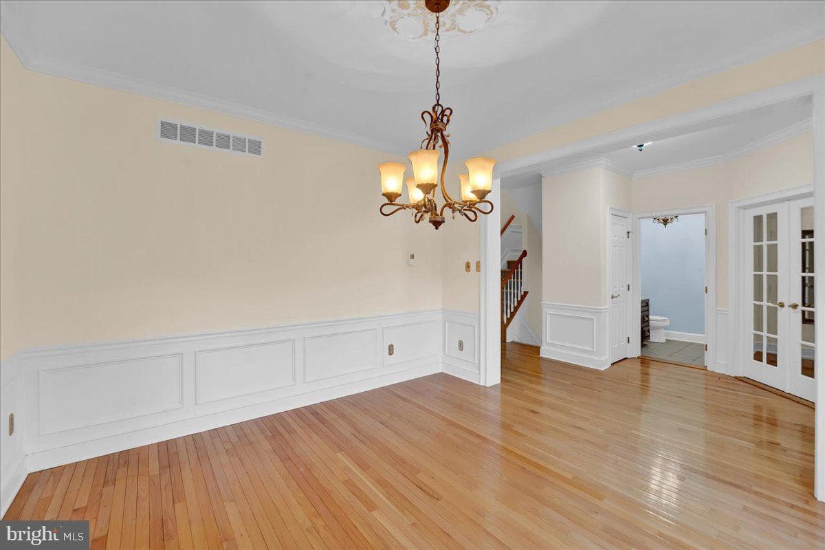 1150 Harrogate Way photo 9