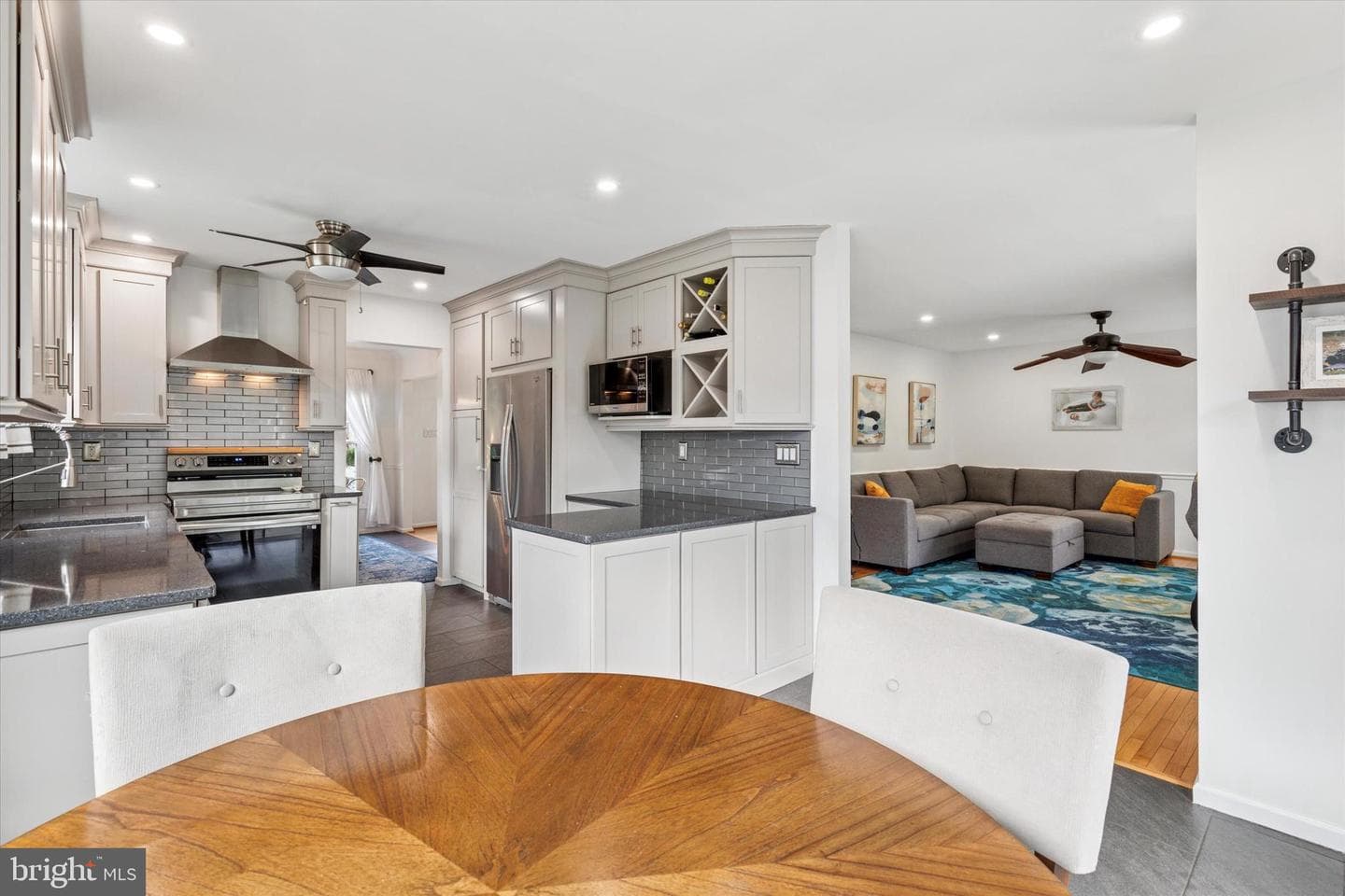112 Abbey Drive photo 15