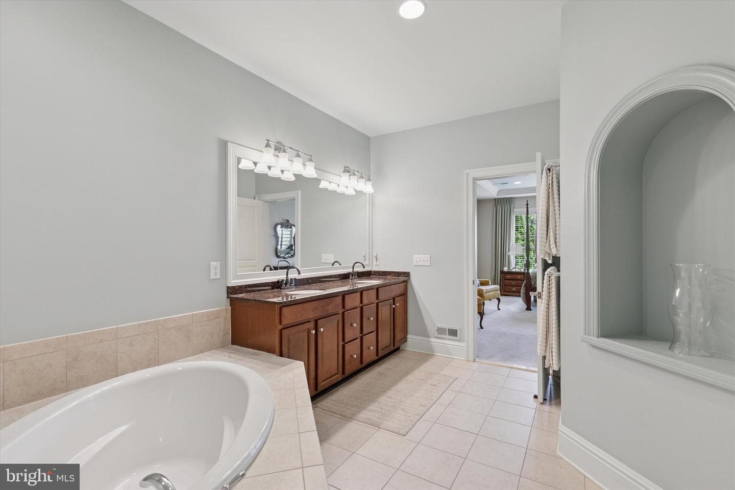 501 Jasmine Circle photo 16