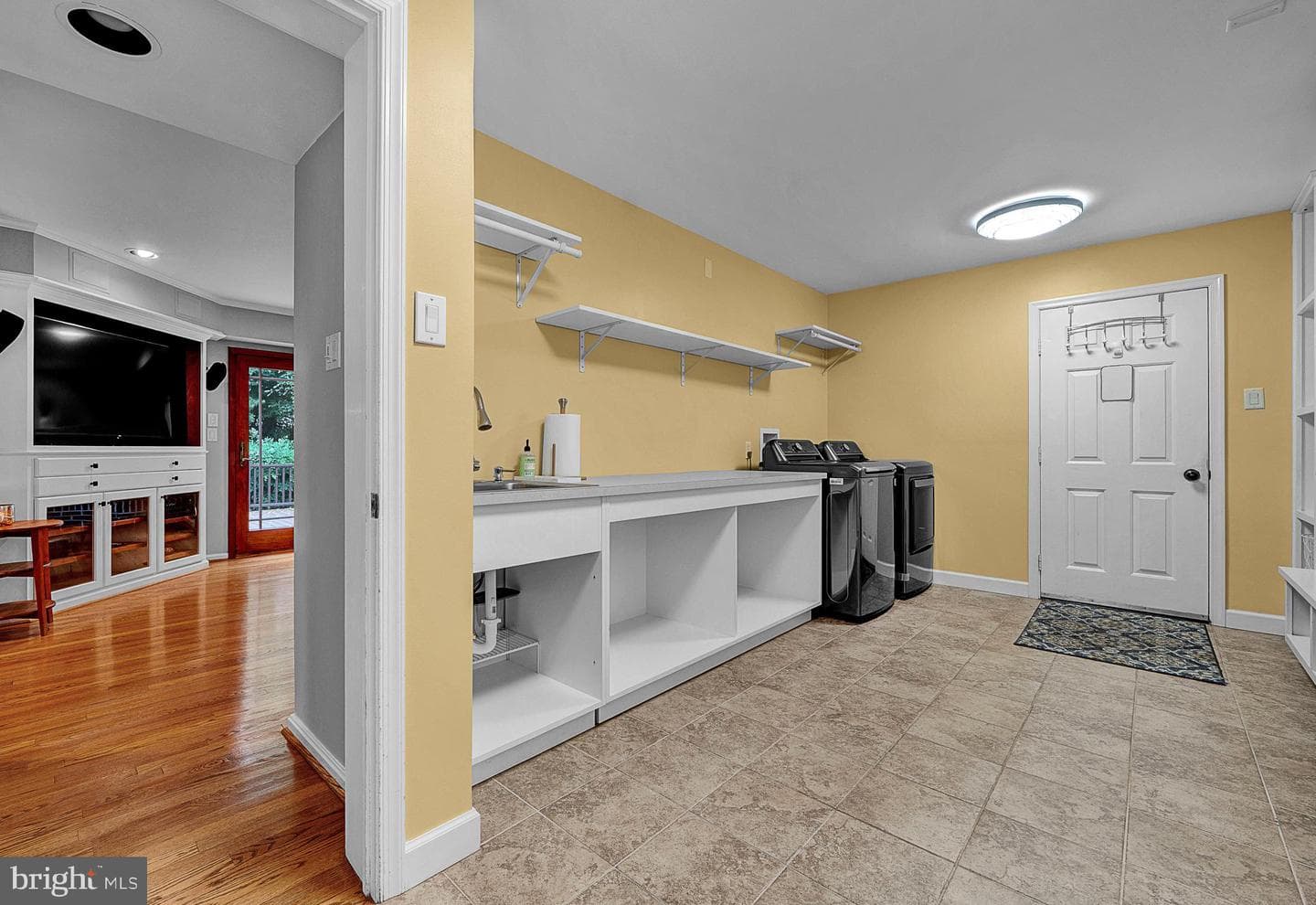 717 Buckley Road photo 17