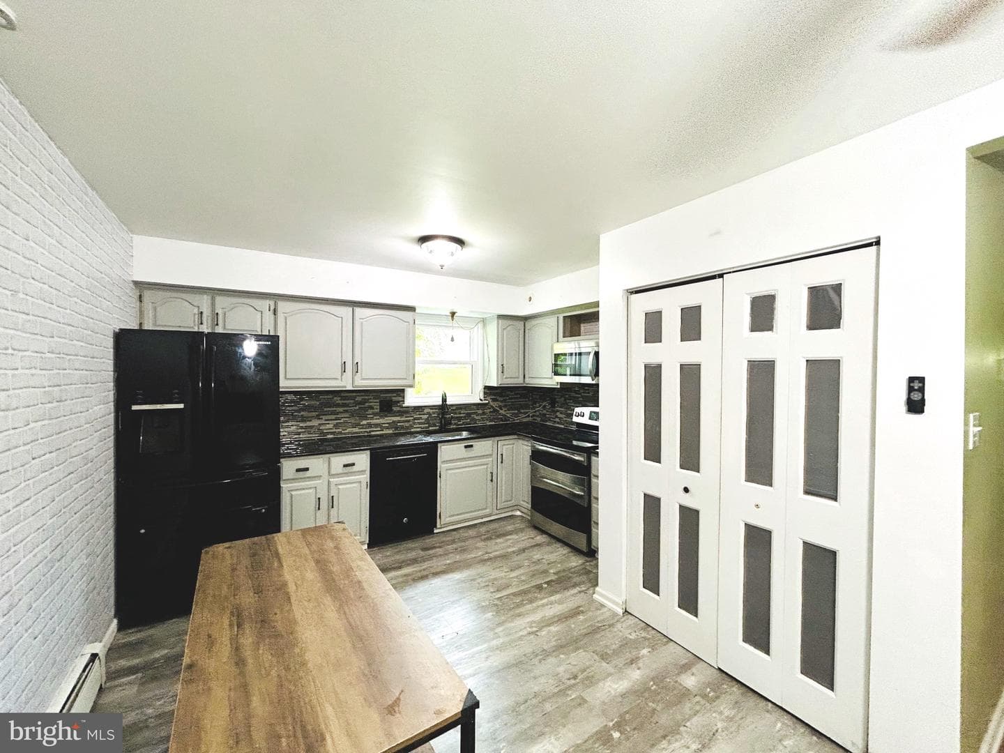 728 Sandra Lane photo 5