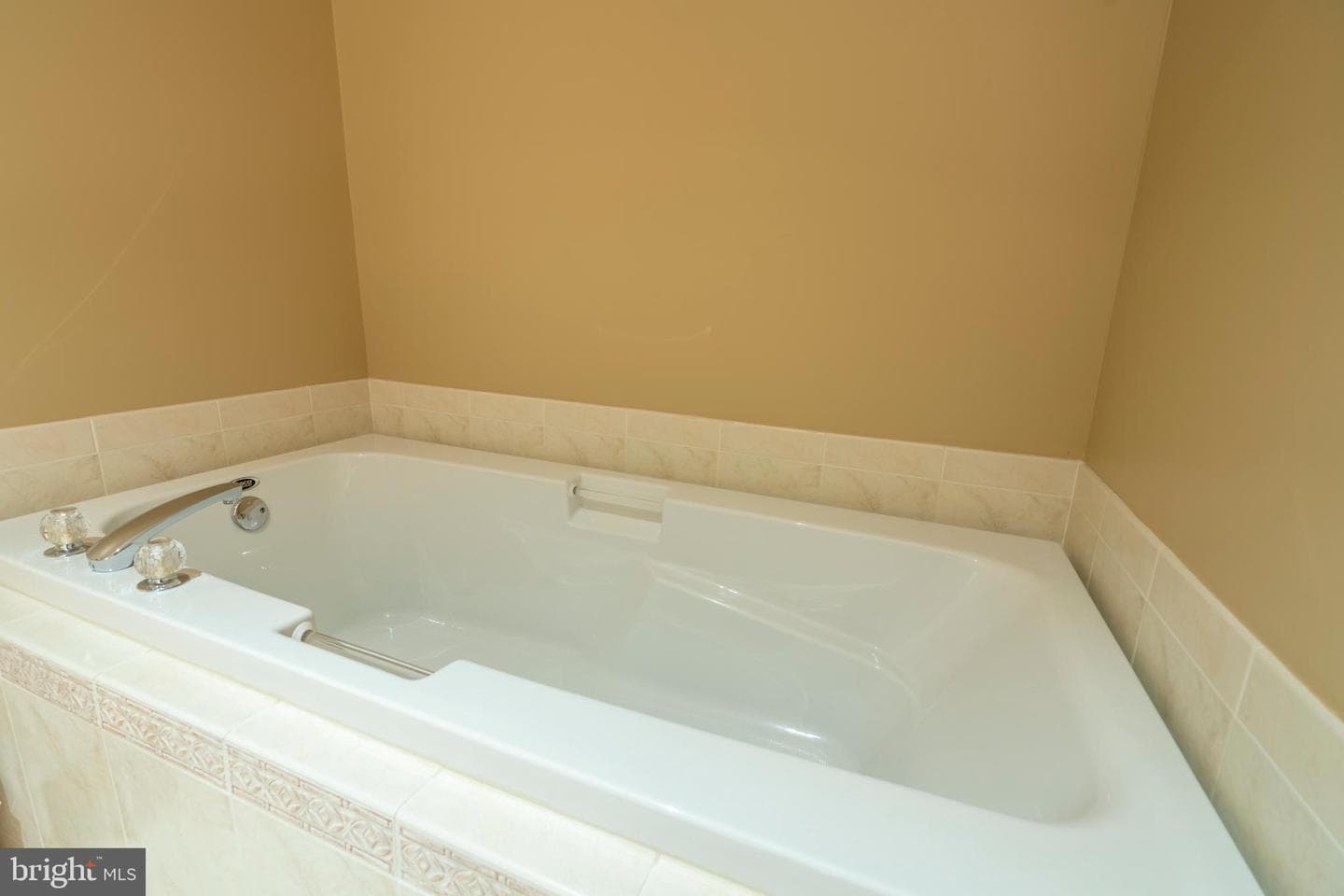 102 Warwick Way photo 38