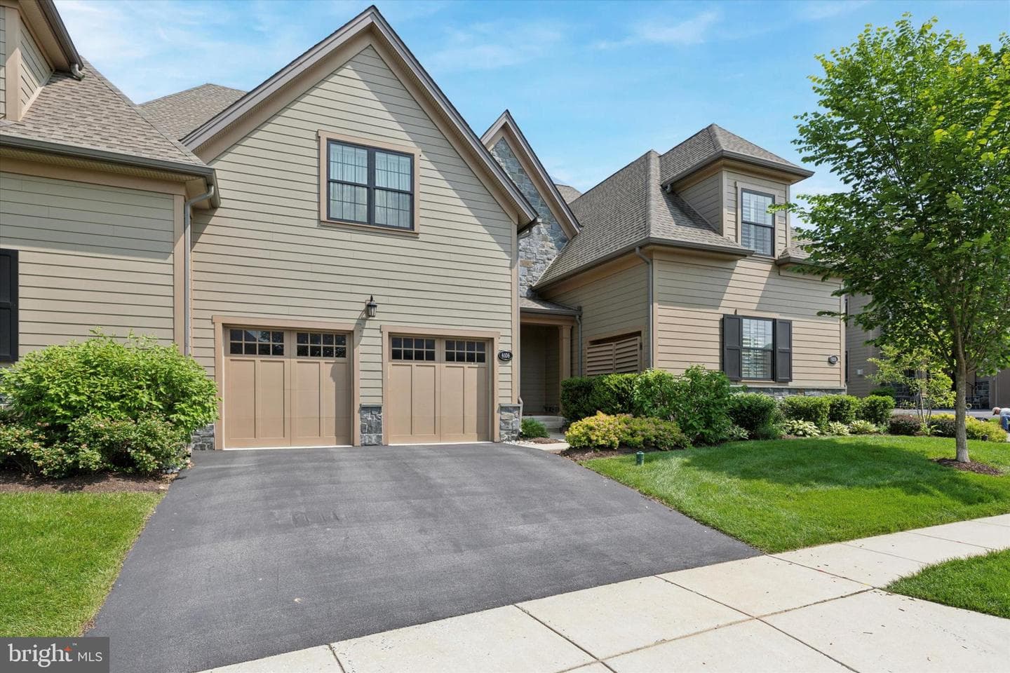 6106 Creekside Drive photo 1