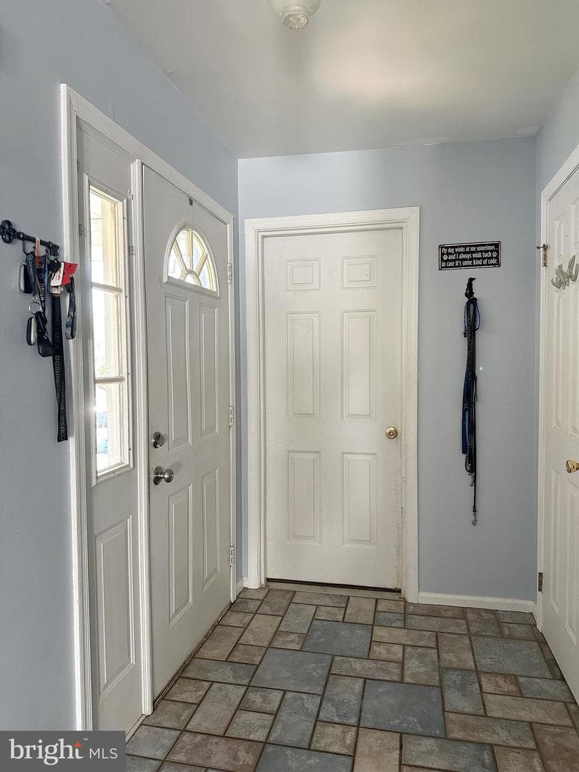 584 Meadow Lane photo 8