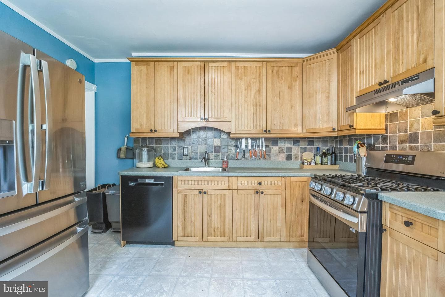 429 Maple Street photo 11