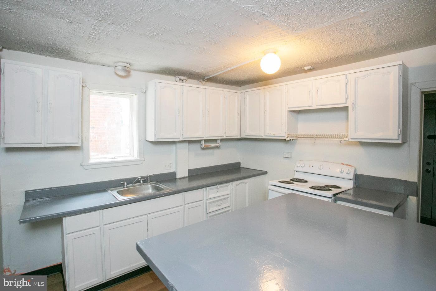 815 George Street photo 4