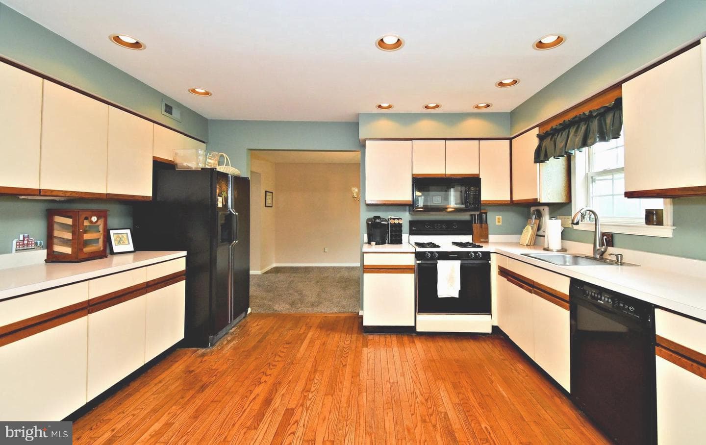 703 Gregory Drive photo 14
