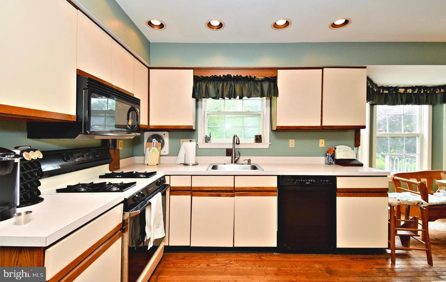 703 Gregory Drive photo 16