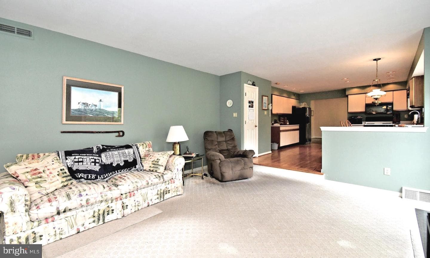 703 Gregory Drive photo 23