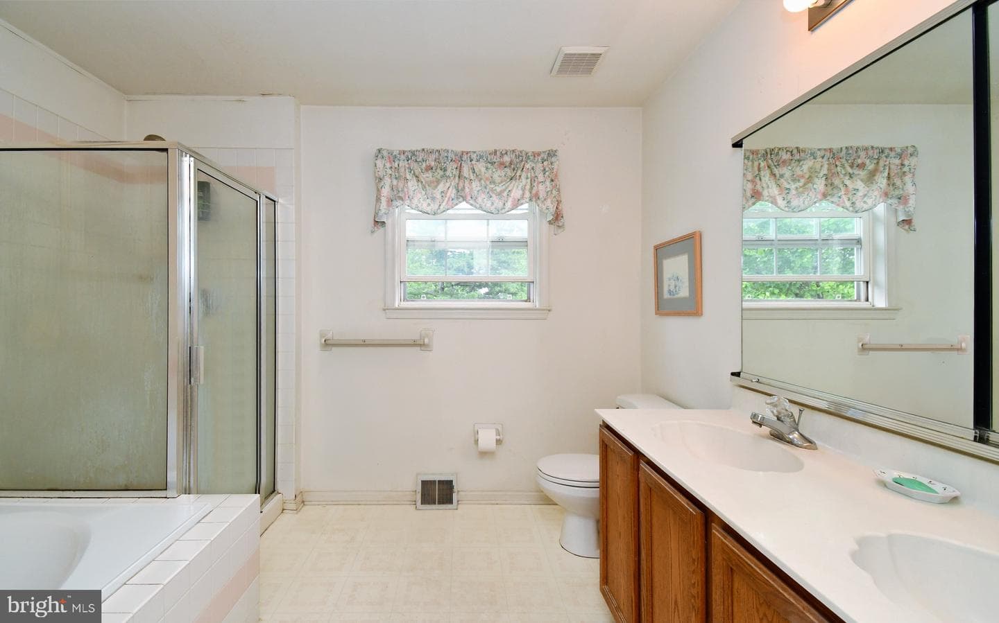 703 Gregory Drive photo 27