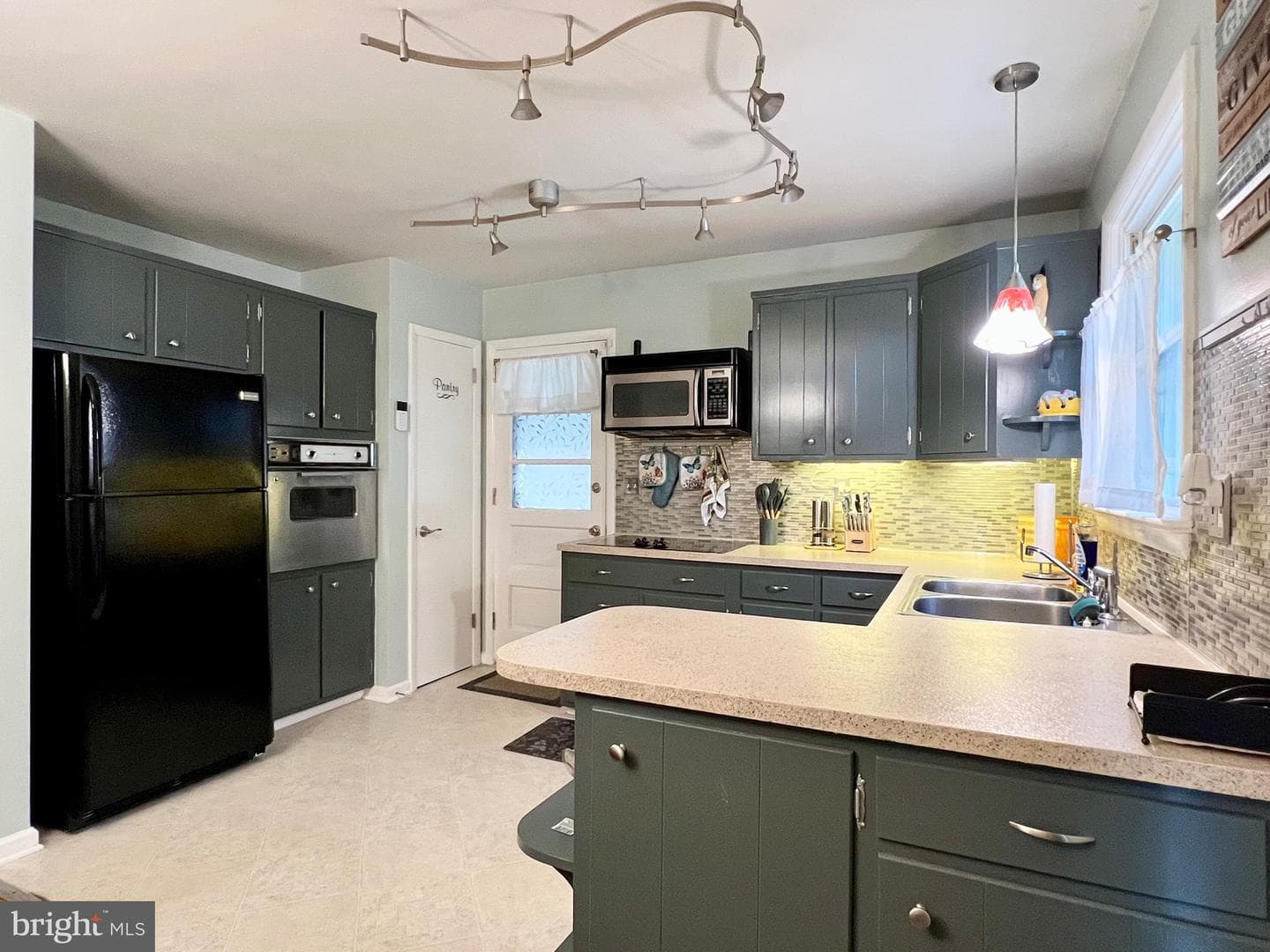 838 N Hanover Street photo 12