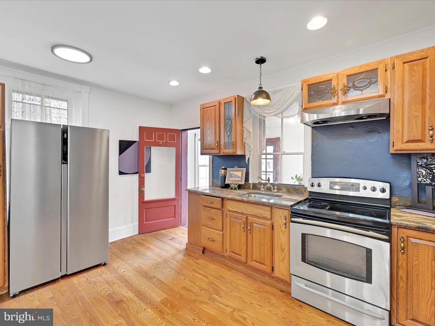 320 W Walnut Street photo 12