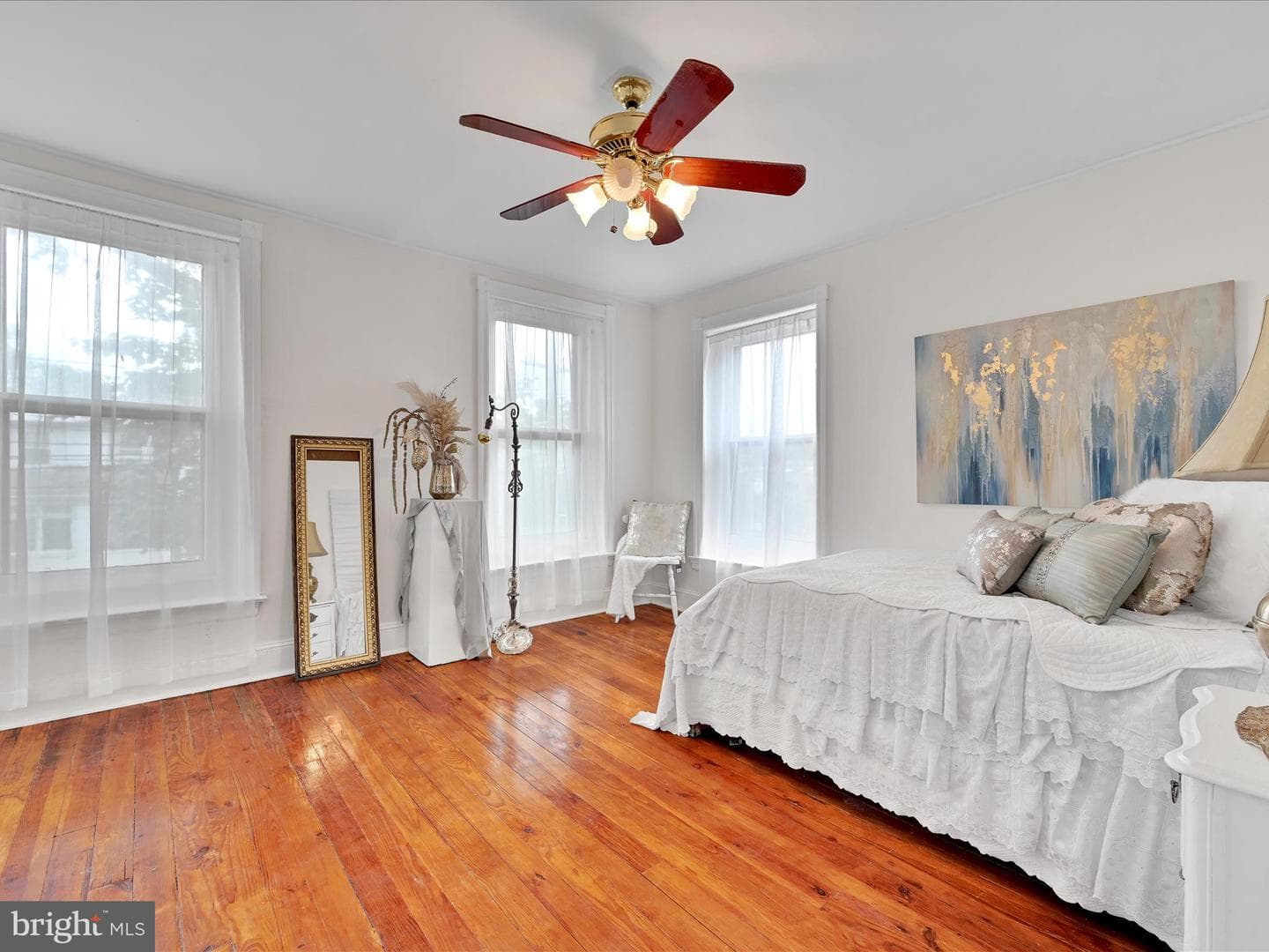 320 W Walnut Street photo 24