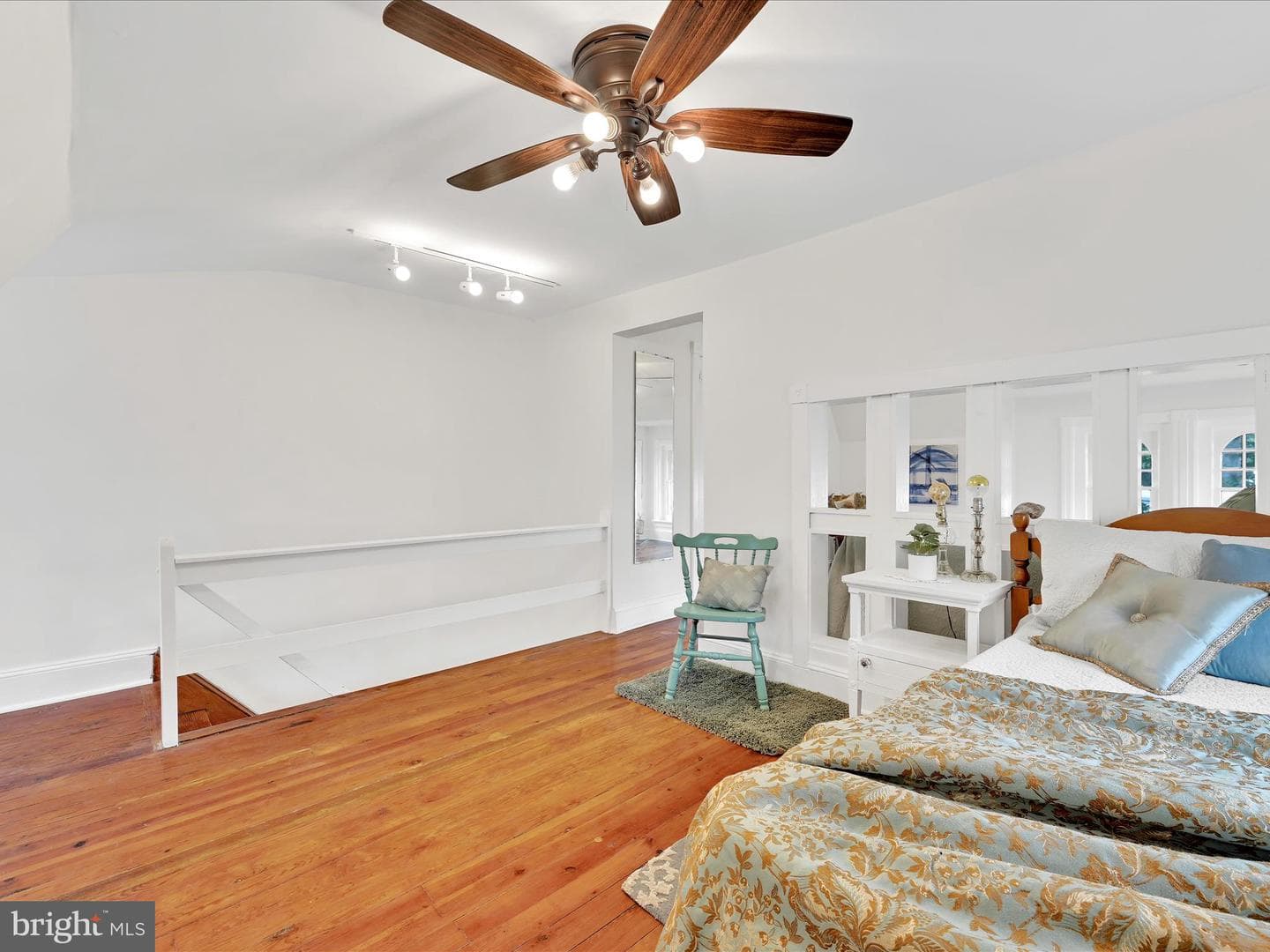 320 W Walnut Street photo 26