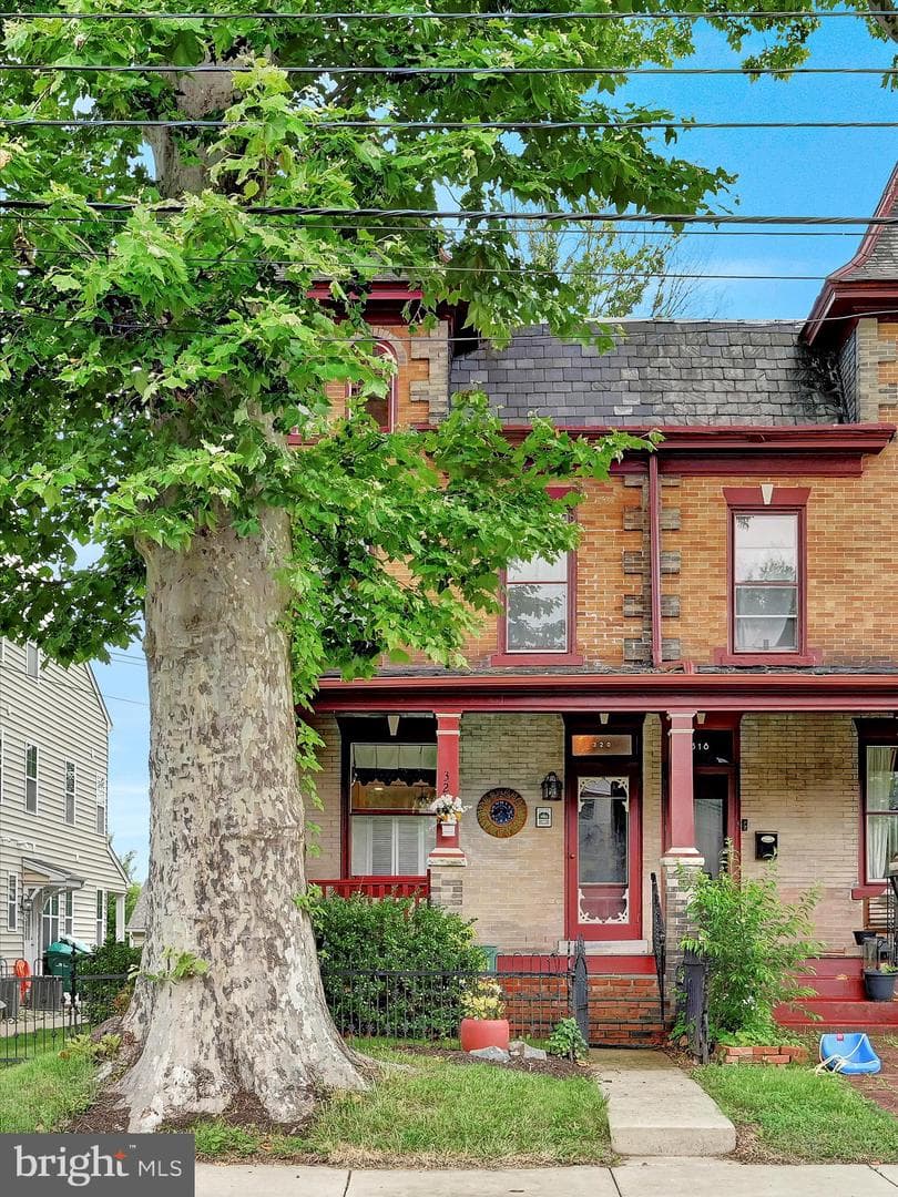 320 W Walnut Street photo 4