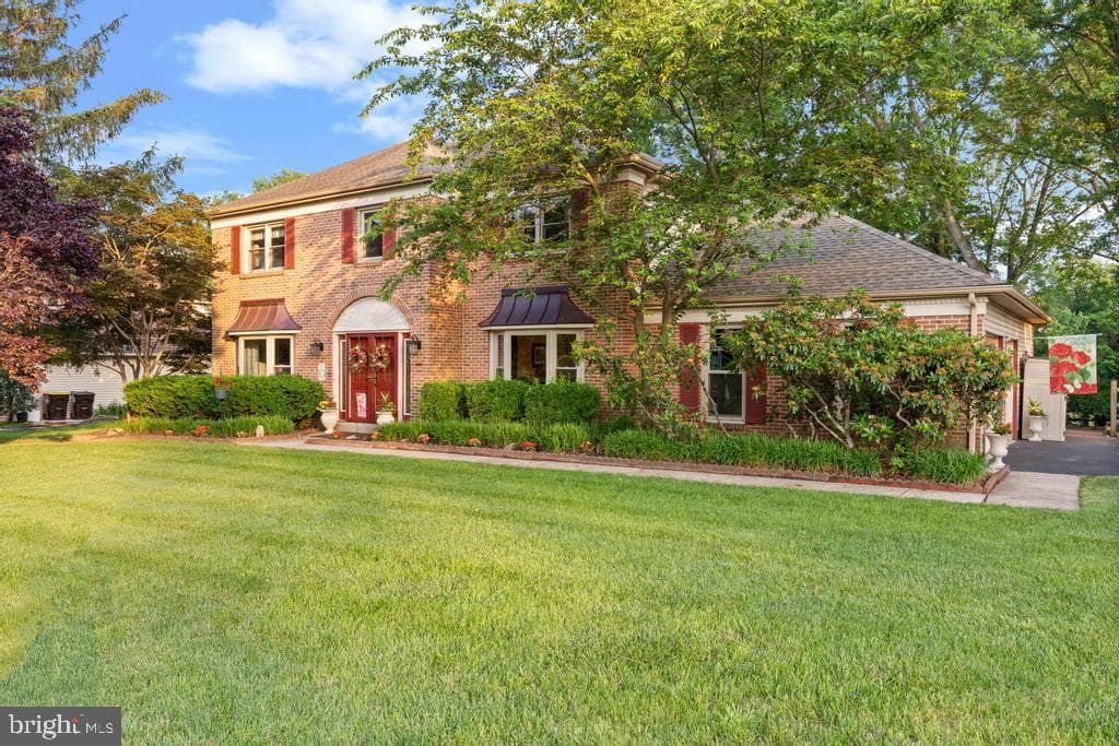 1973 Armstrong Drive photo 2