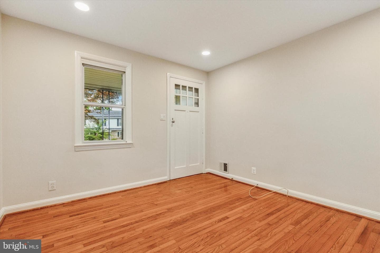 771 N Hills Avenue photo 5