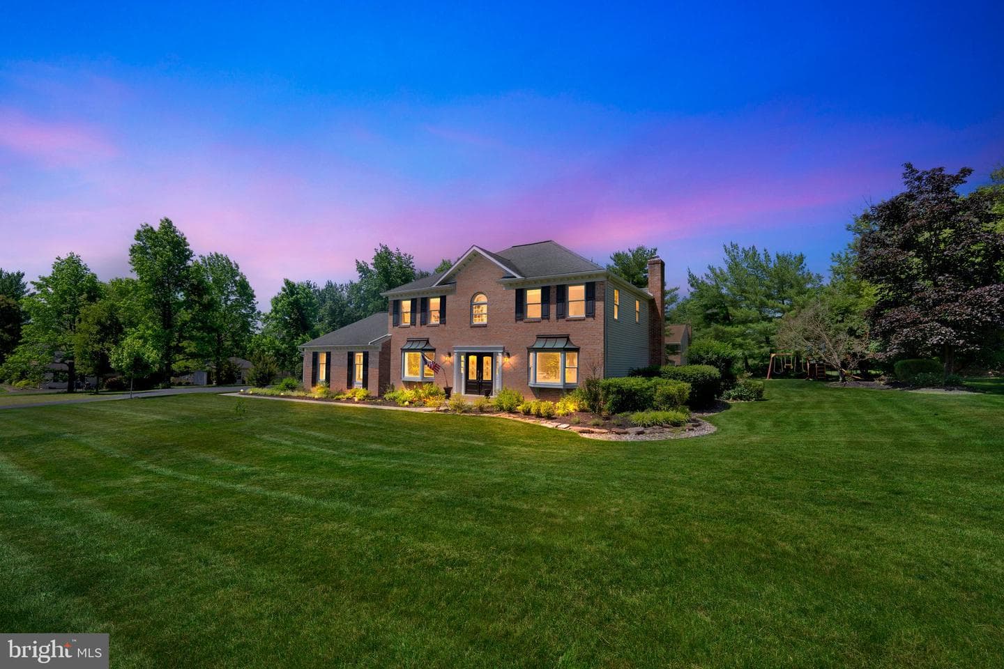 917 Plymouth Road photo 2