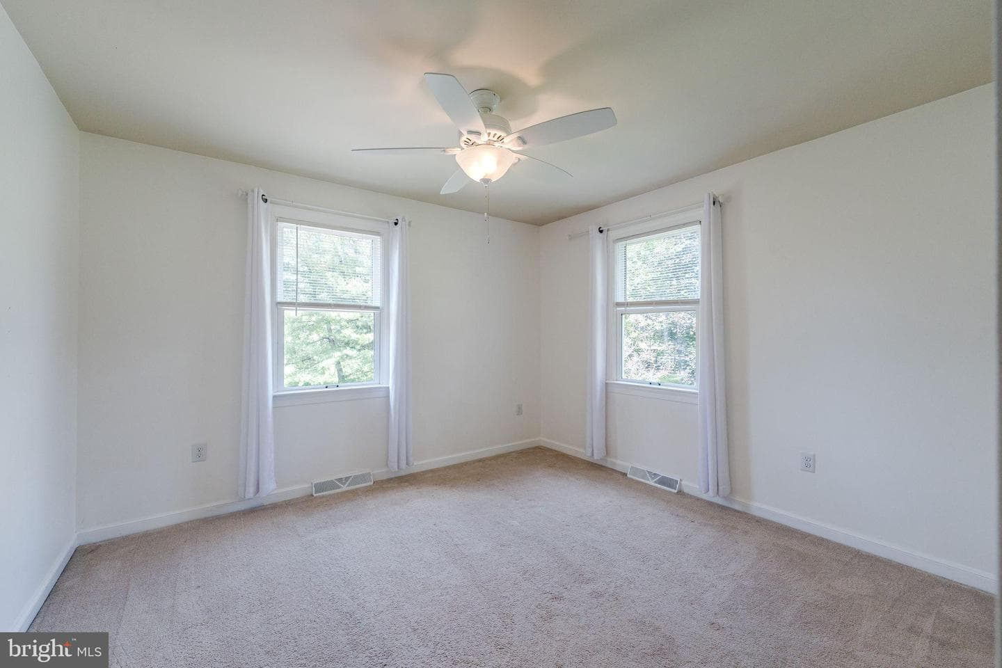 917 Plymouth Road photo 21
