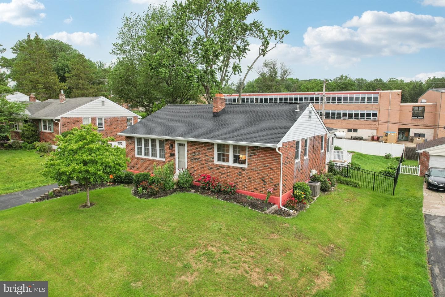407 Pinecrest Road photo 46