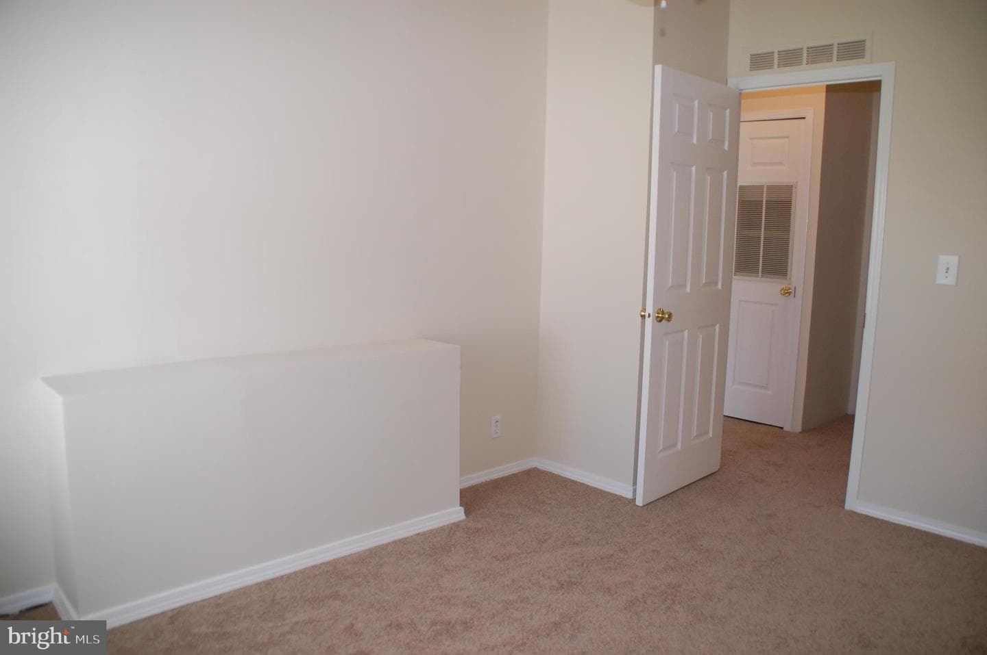 425 Westbury Drive photo 32