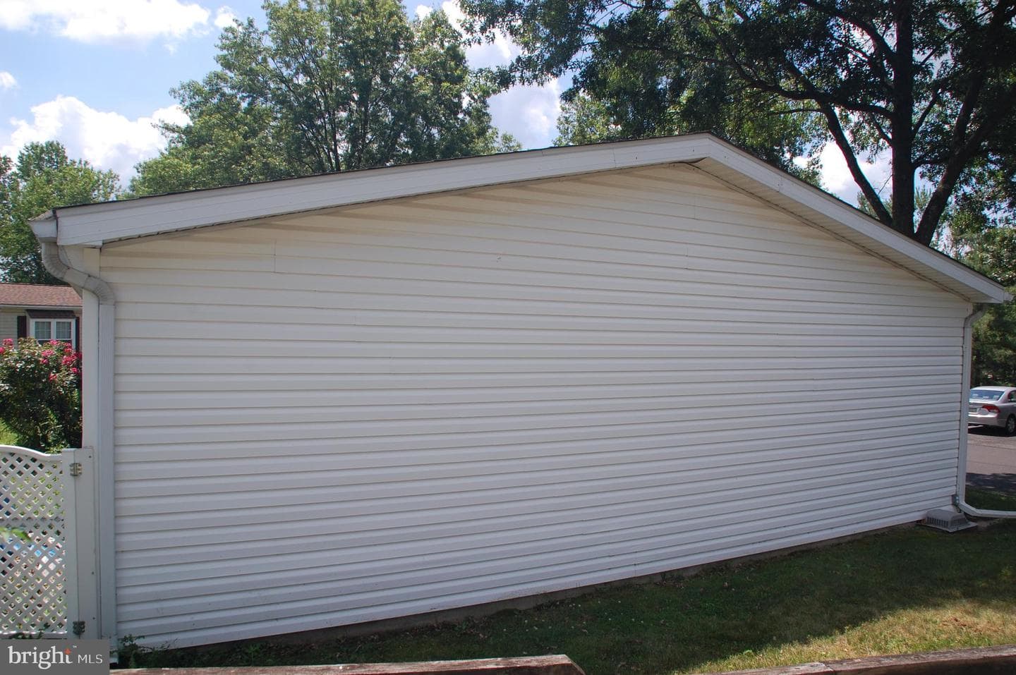 425 Westbury Drive photo 40