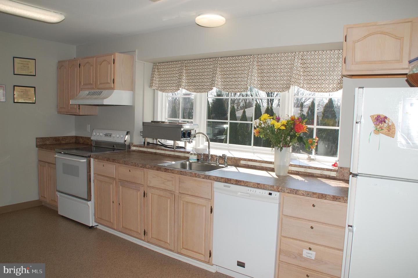 425 Westbury Drive photo 46