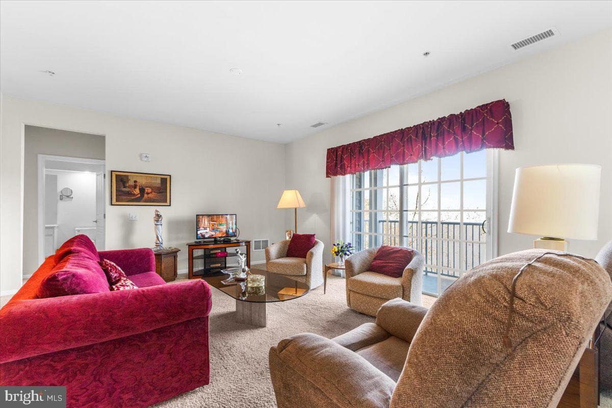 6305 Lilac Court photo 5