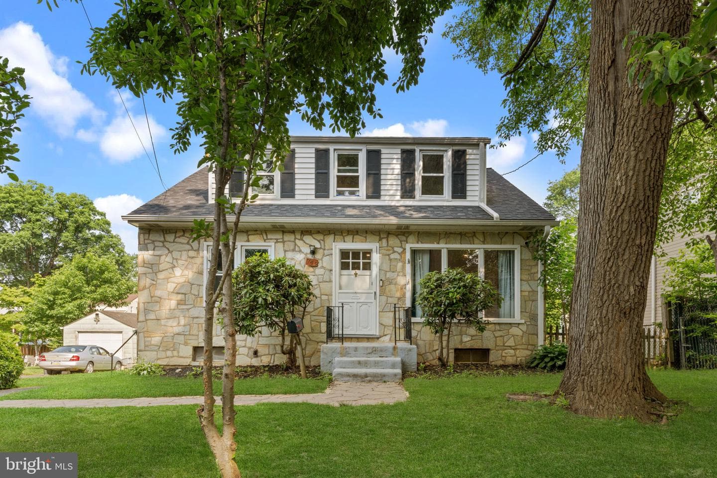742 Tennis Avenue photo 1