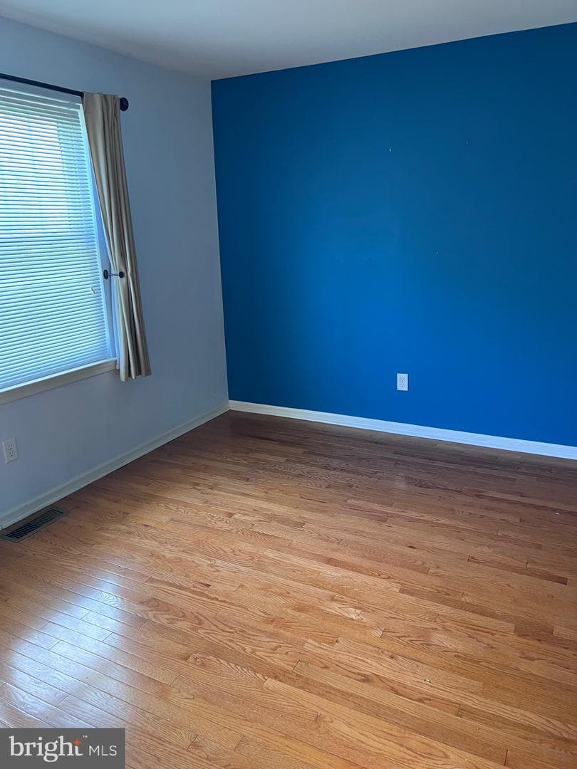 674 Honeysuckle Way photo 13