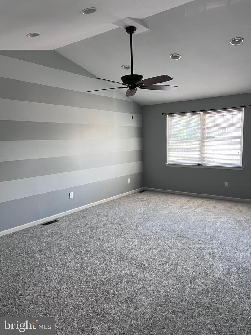 674 Honeysuckle Way photo 15