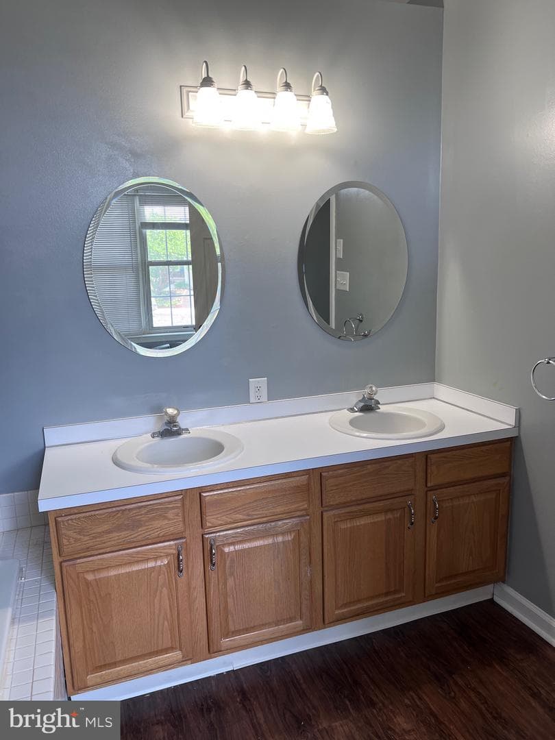 674 Honeysuckle Way photo 20