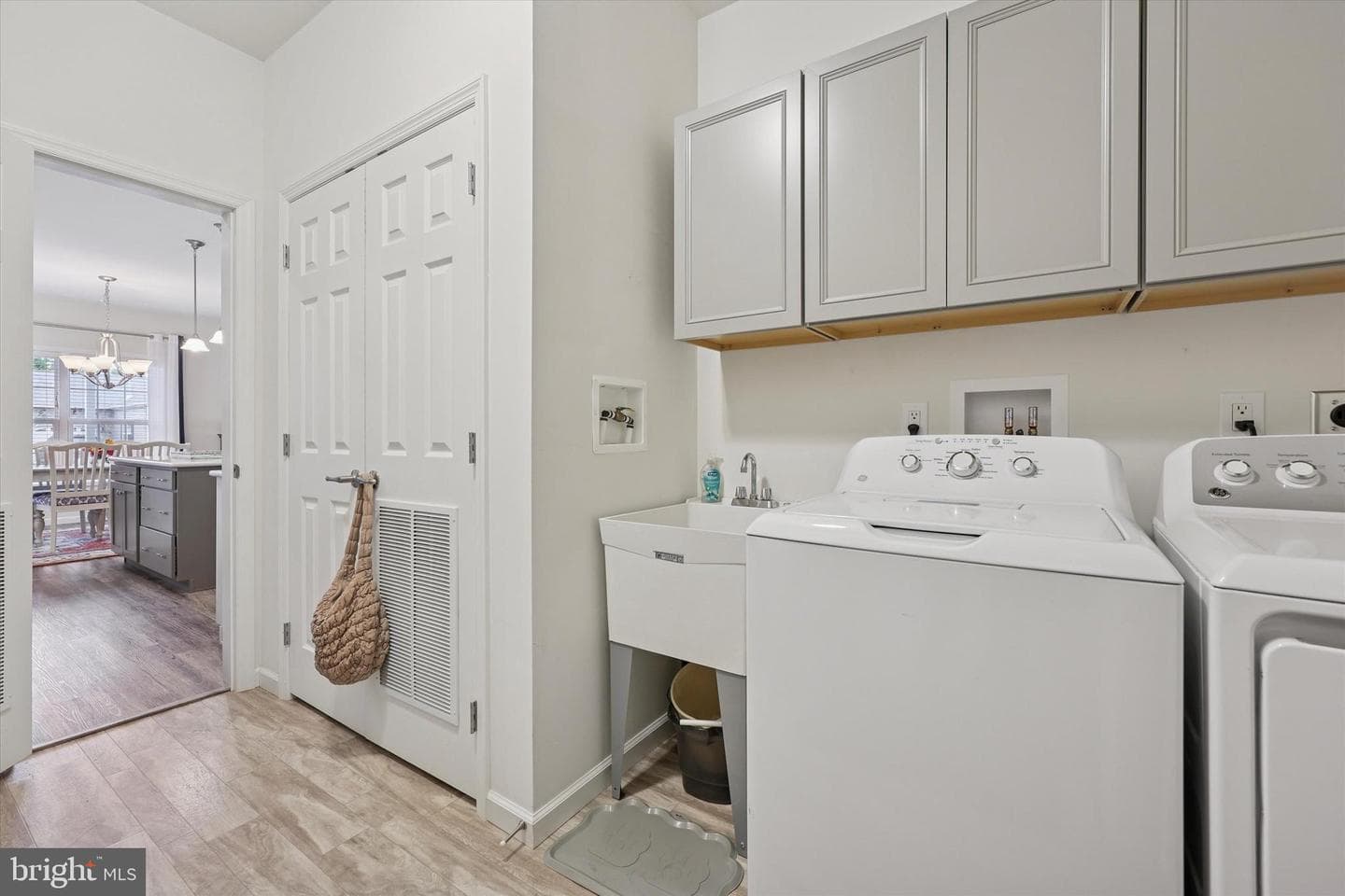 414 Honeysuckle Lane photo 23