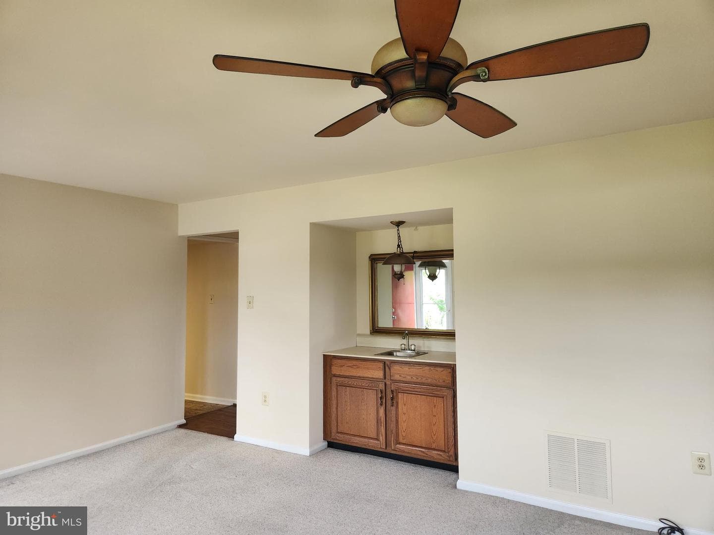 1907 Armstrong Drive photo 14