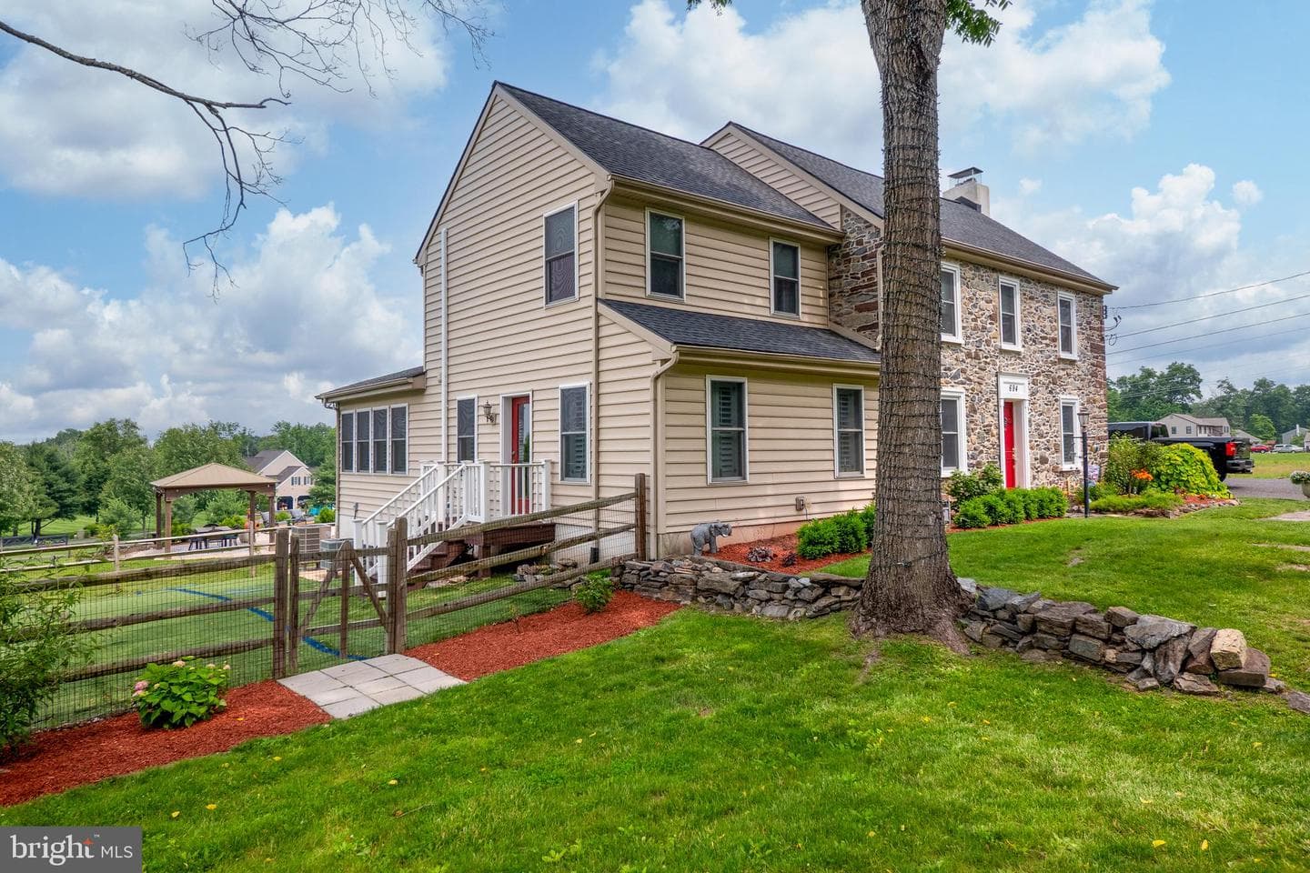 694 Ridge Road photo 2