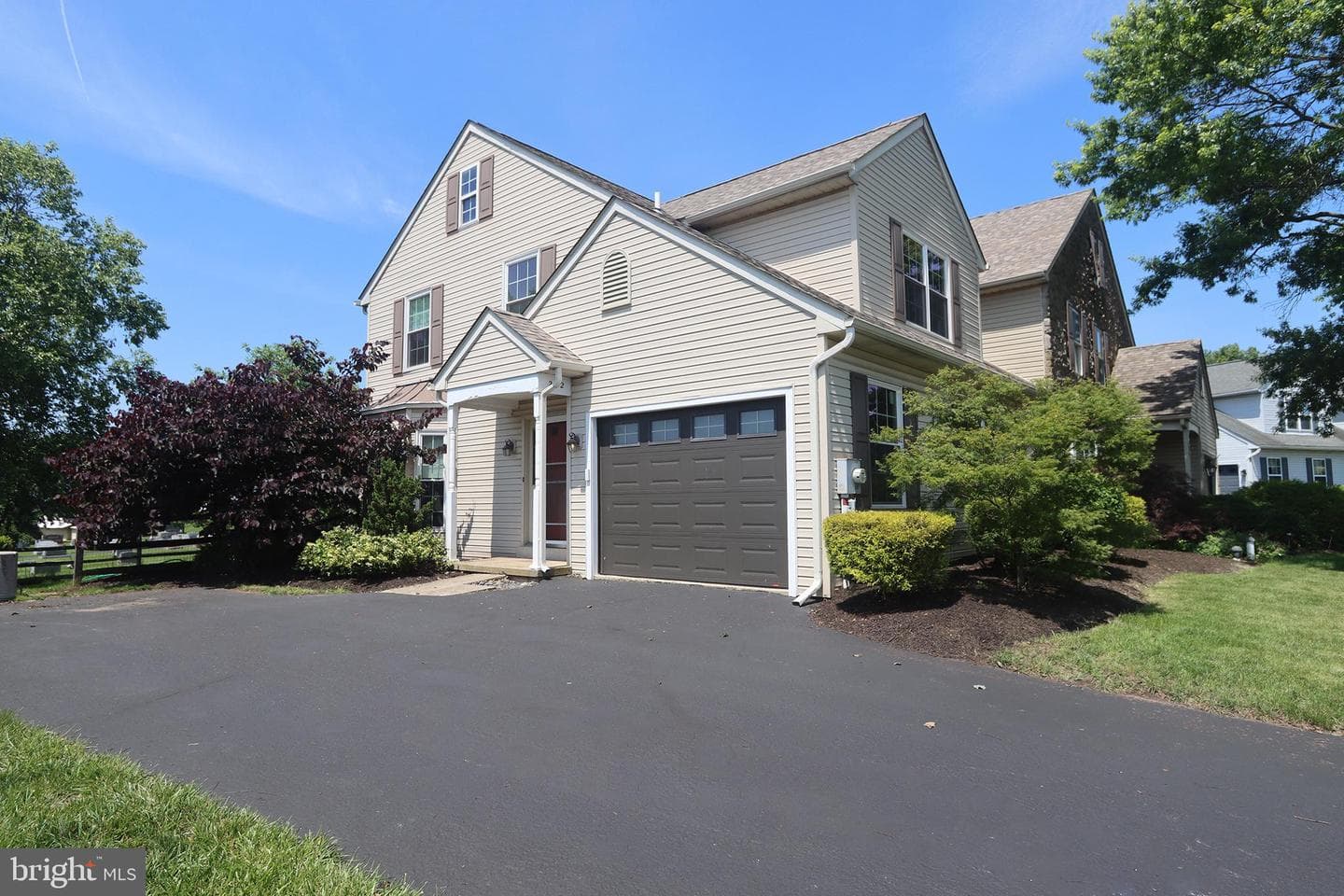 222 Nelis Court photo 1