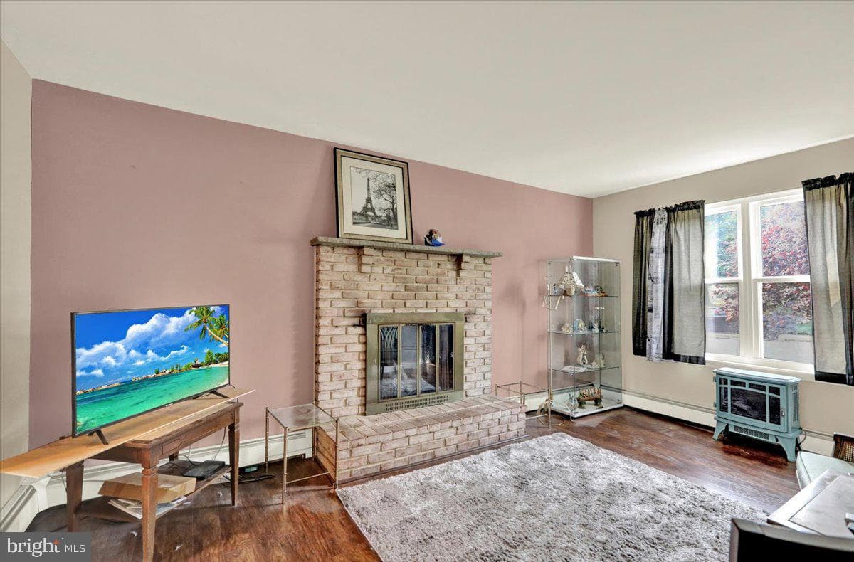 1048 Acorn Way photo 12