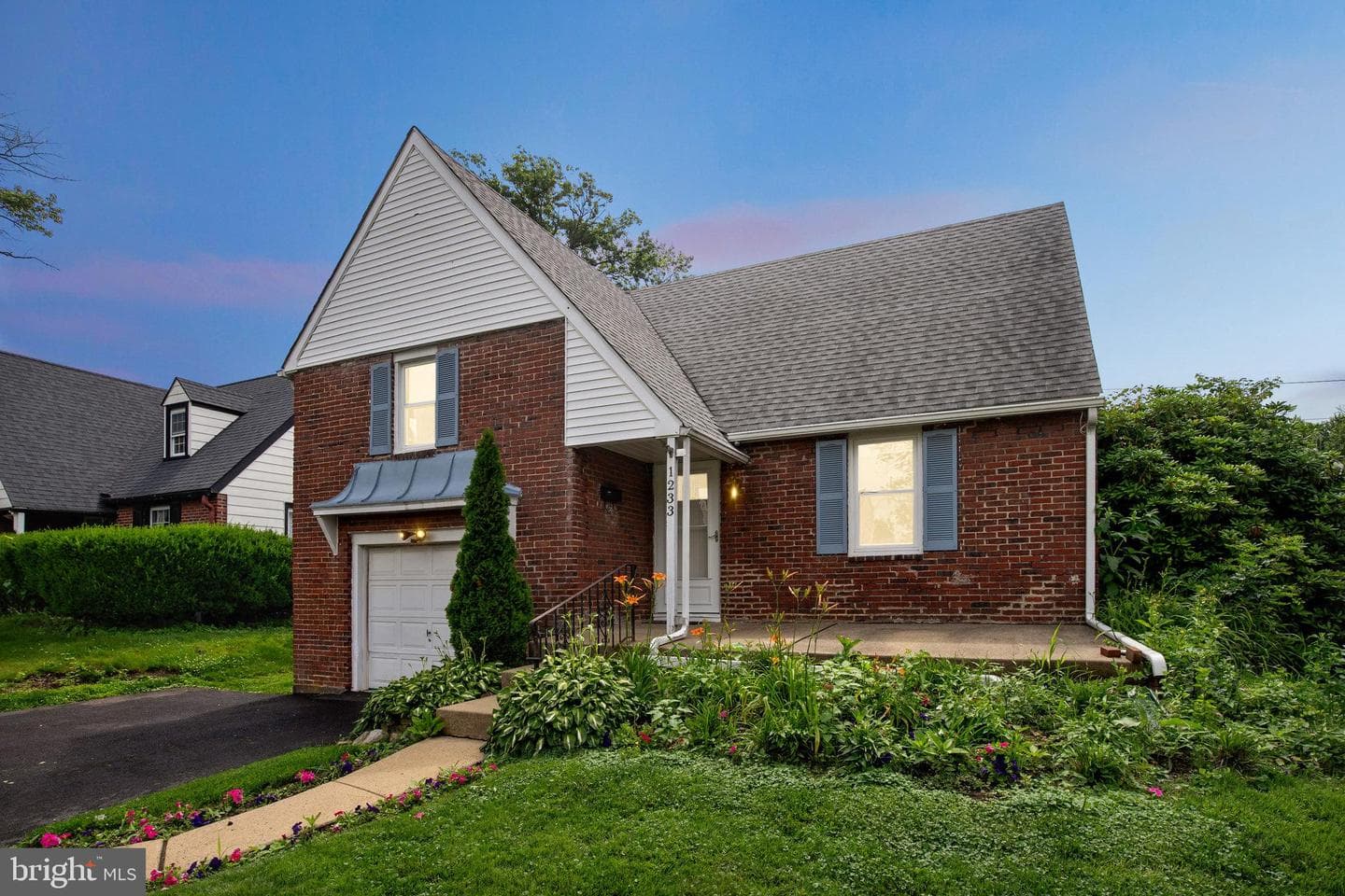 1233 East Avenue photo 2