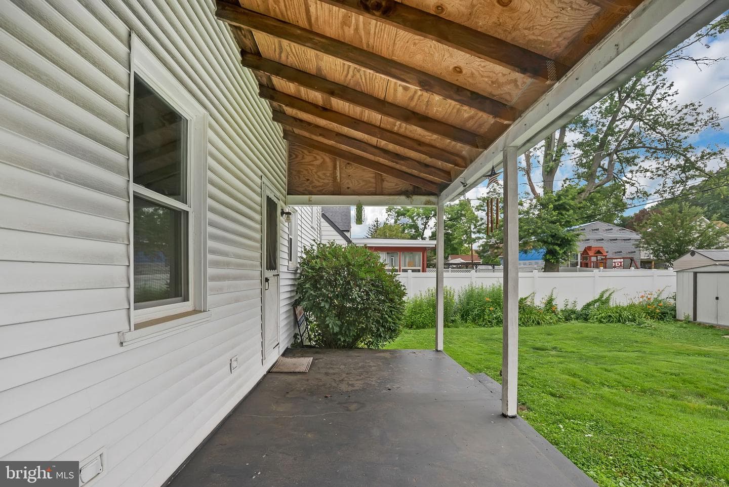 1233 East Avenue photo 24