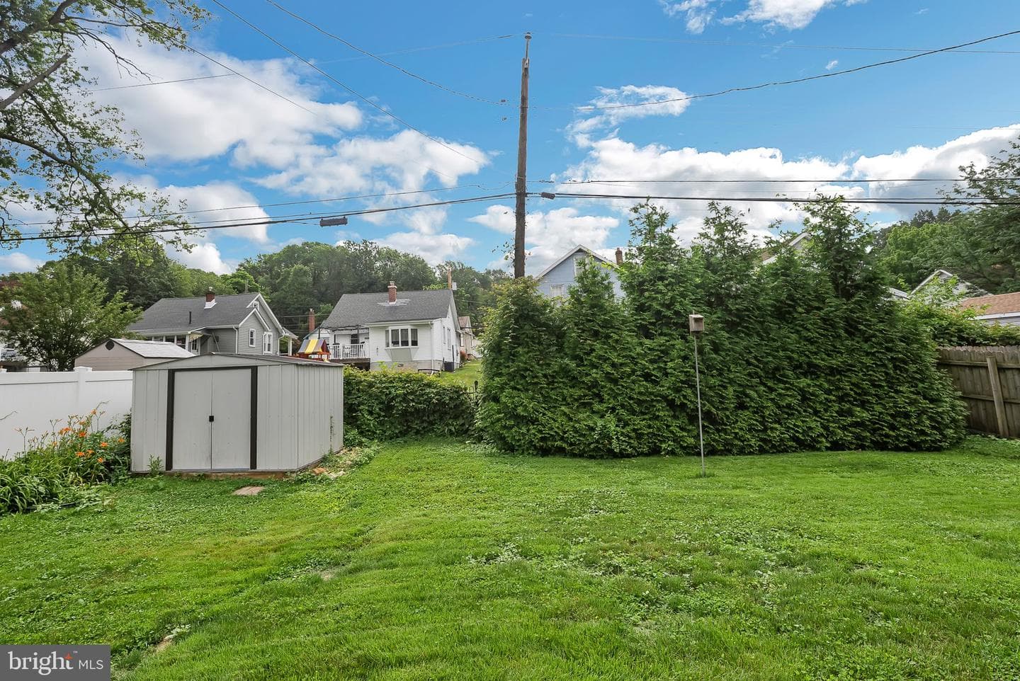 1233 East Avenue photo 28